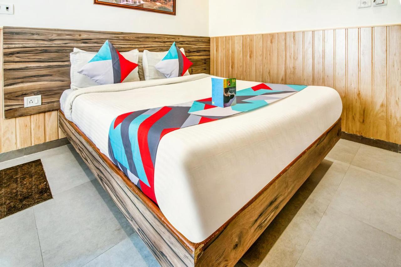 Fabexpress Terminus Square Hotel Мумбай Екстериор снимка