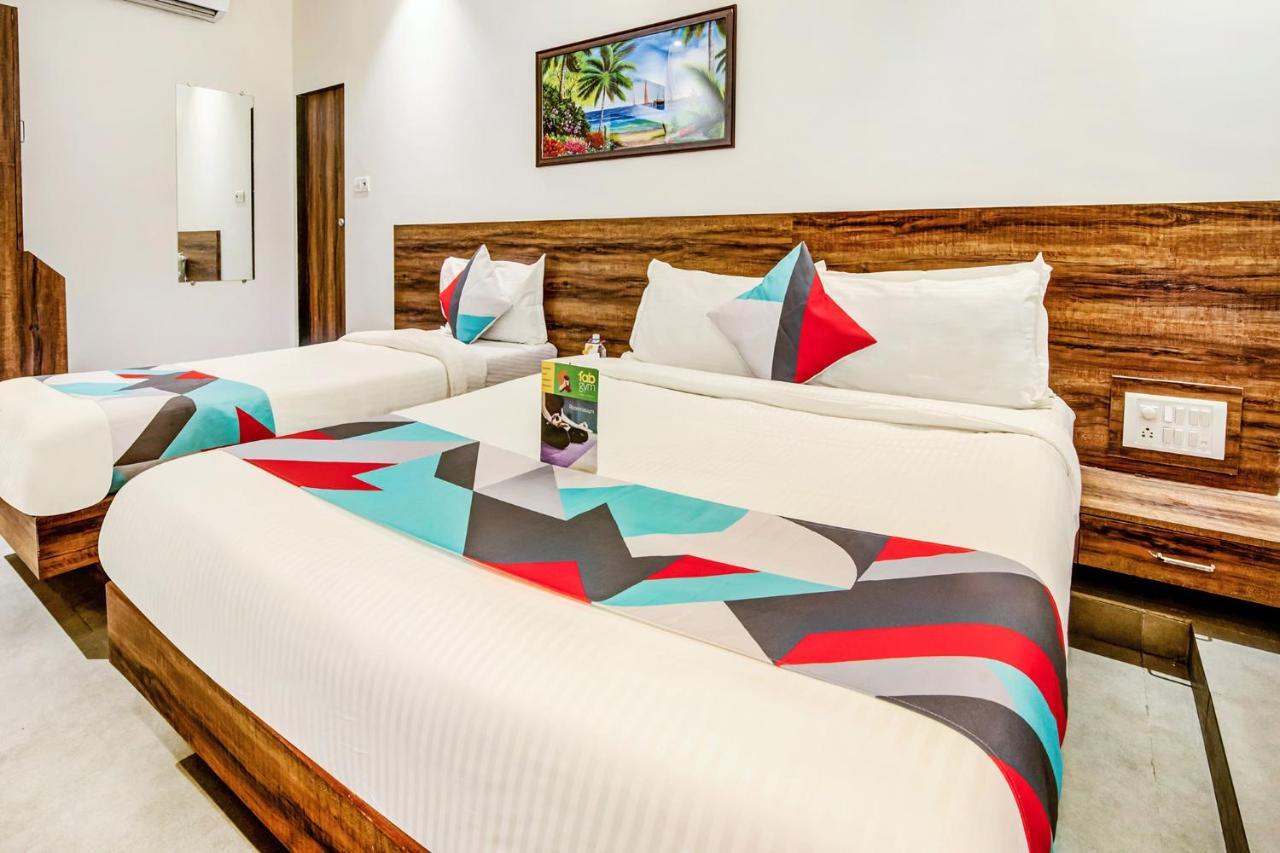 Fabexpress Terminus Square Hotel Мумбай Екстериор снимка