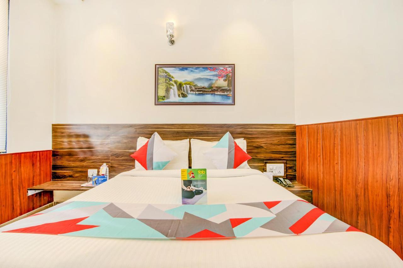 Fabexpress Terminus Square Hotel Мумбай Екстериор снимка
